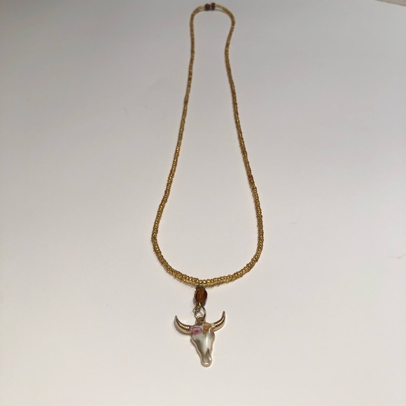 Handmade gold seed-bead, stretch necklace with boho cow skull pendant - Picture 4 of 6